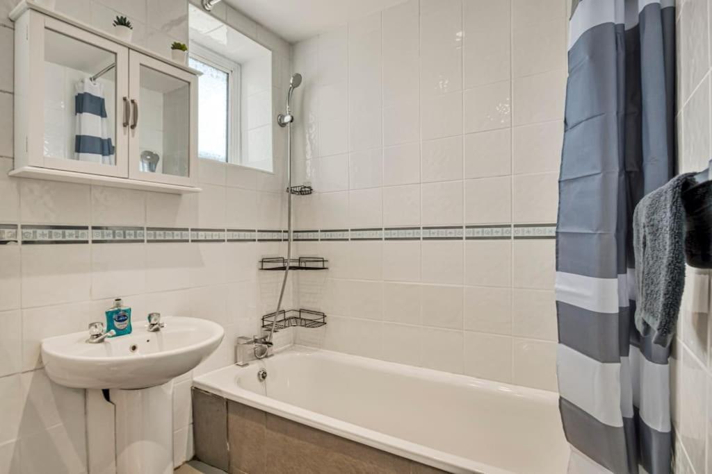 Lovely 3-Bed Clapham Common London Exterior photo