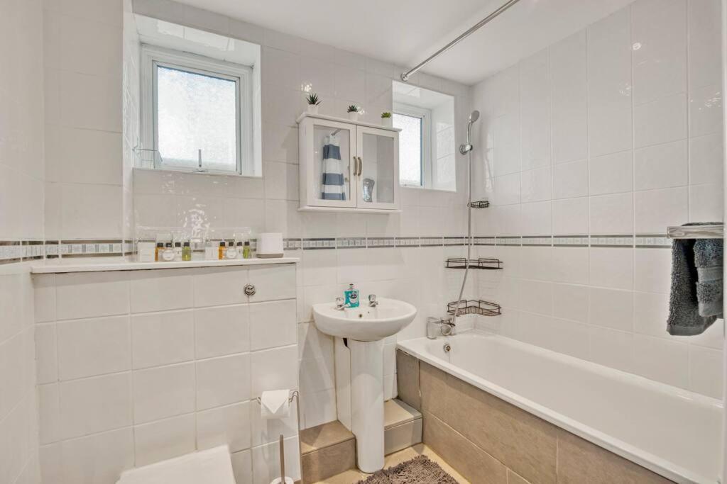 Lovely 3-Bed Clapham Common London Exterior photo